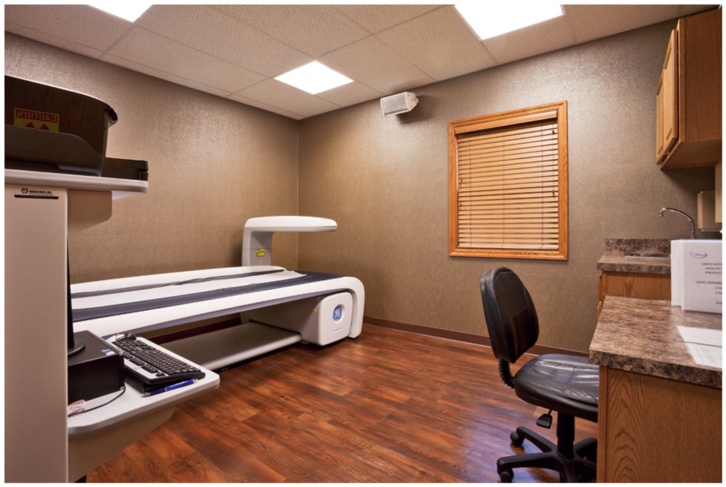 Physical Therapy Facility - Richard Cavender, M.D