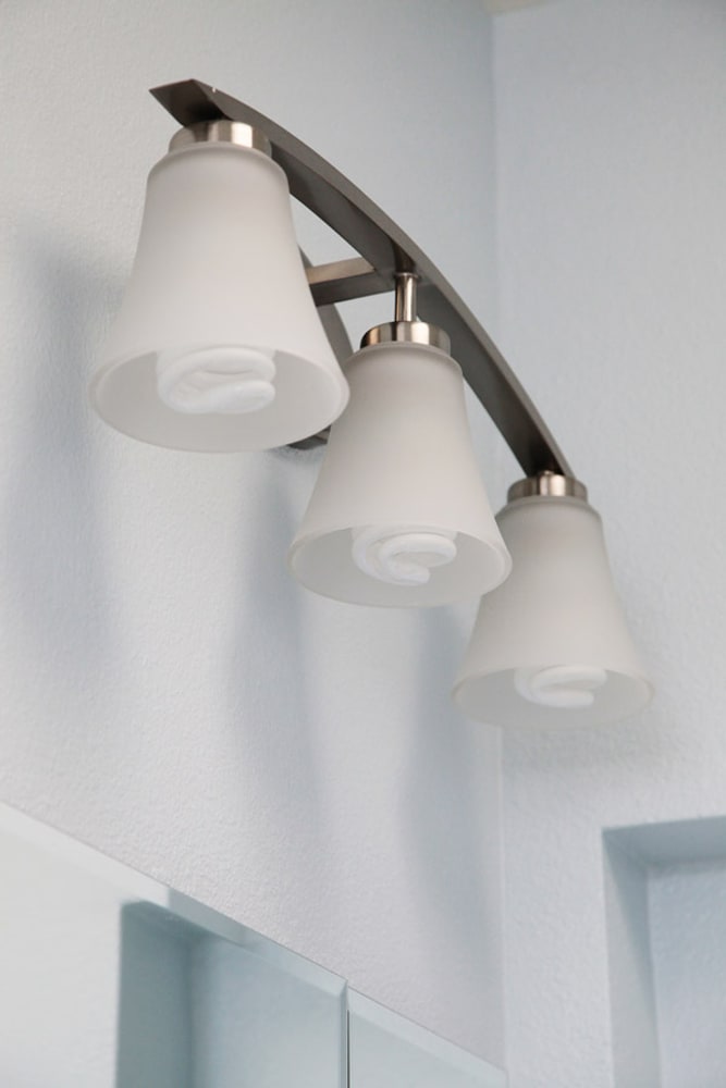 La Crescenta - Master & Guest Bathrooms