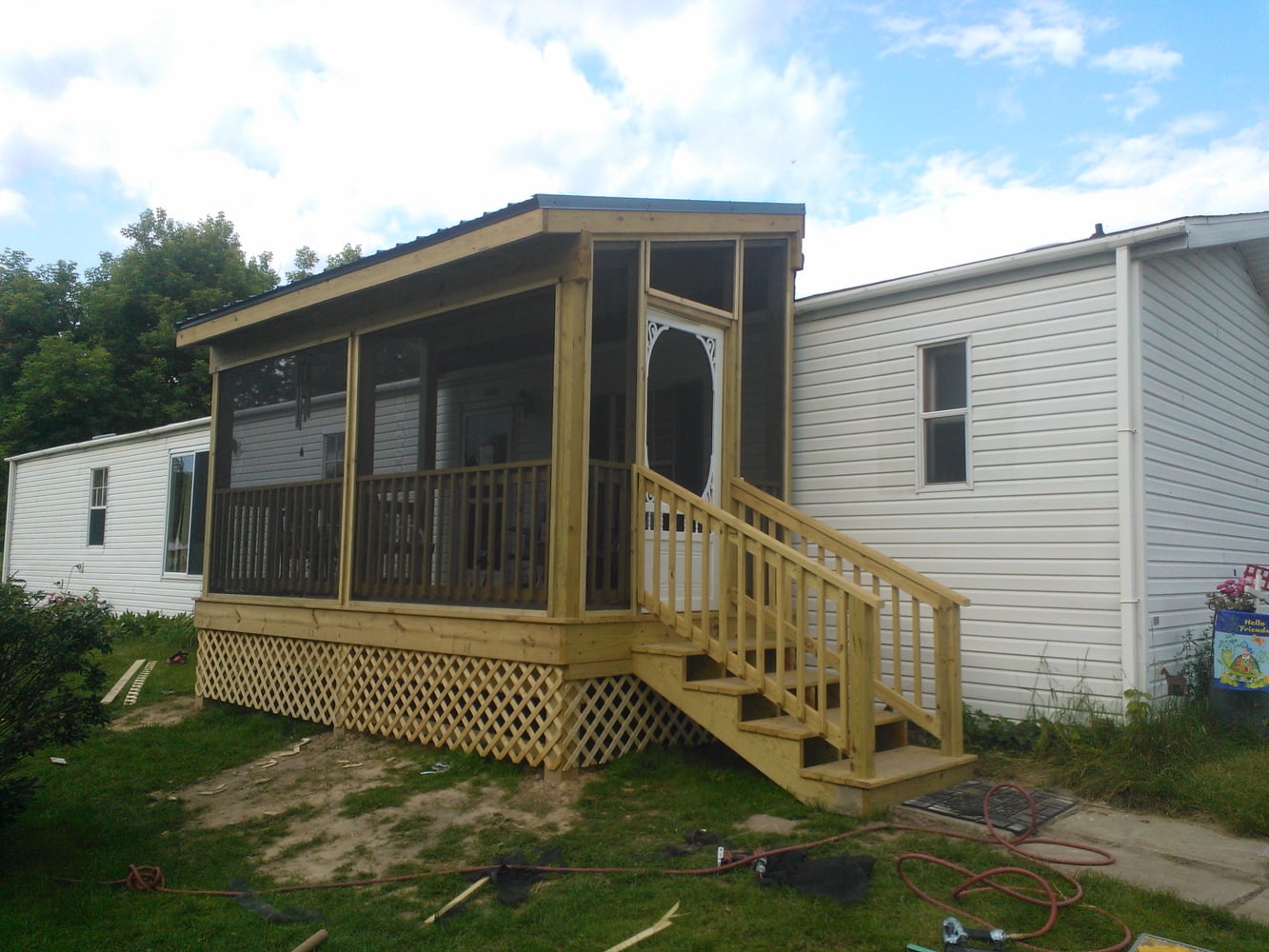 free standing screened deck