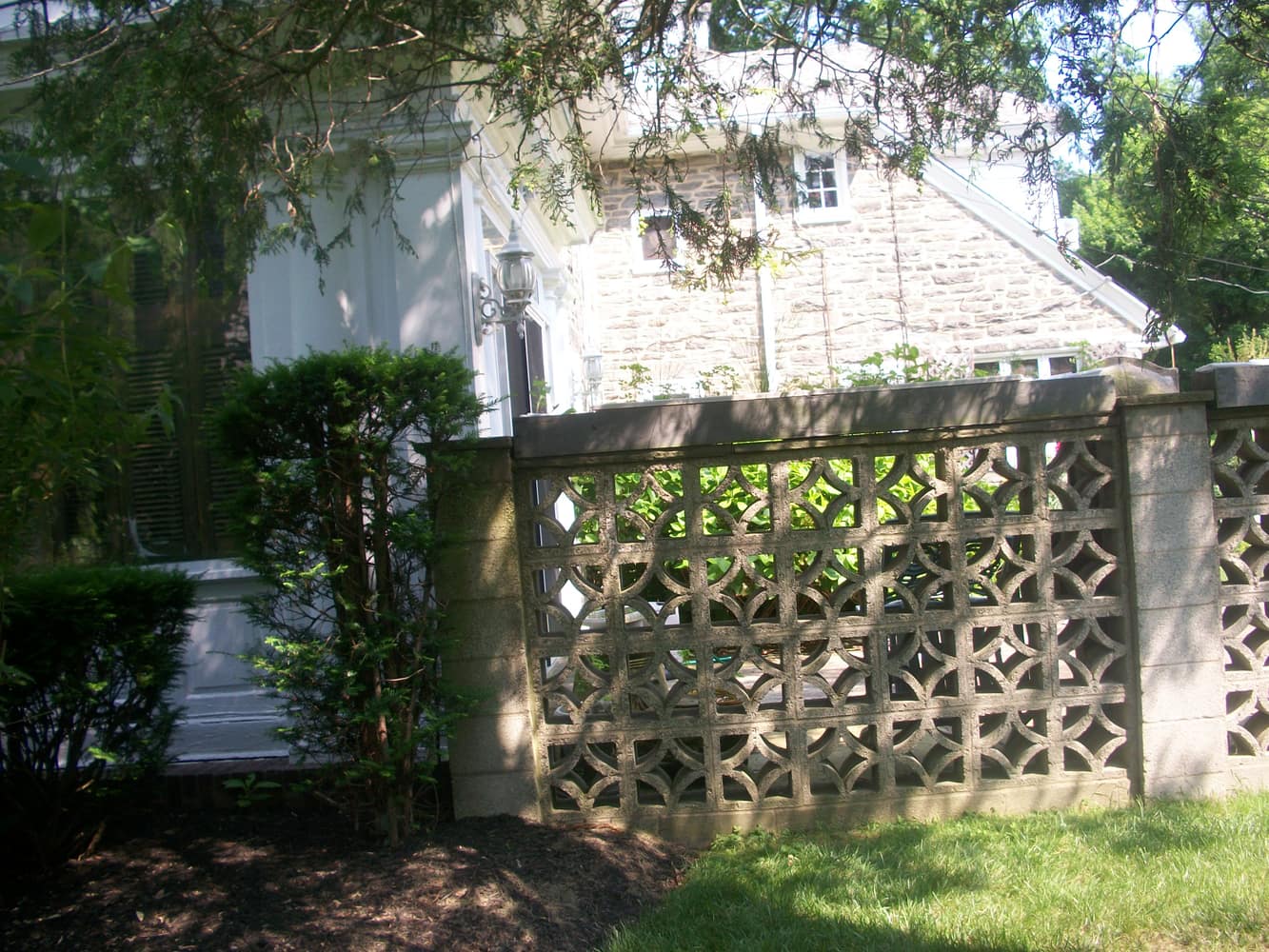 2339 Bryn Mawr Ave back patio