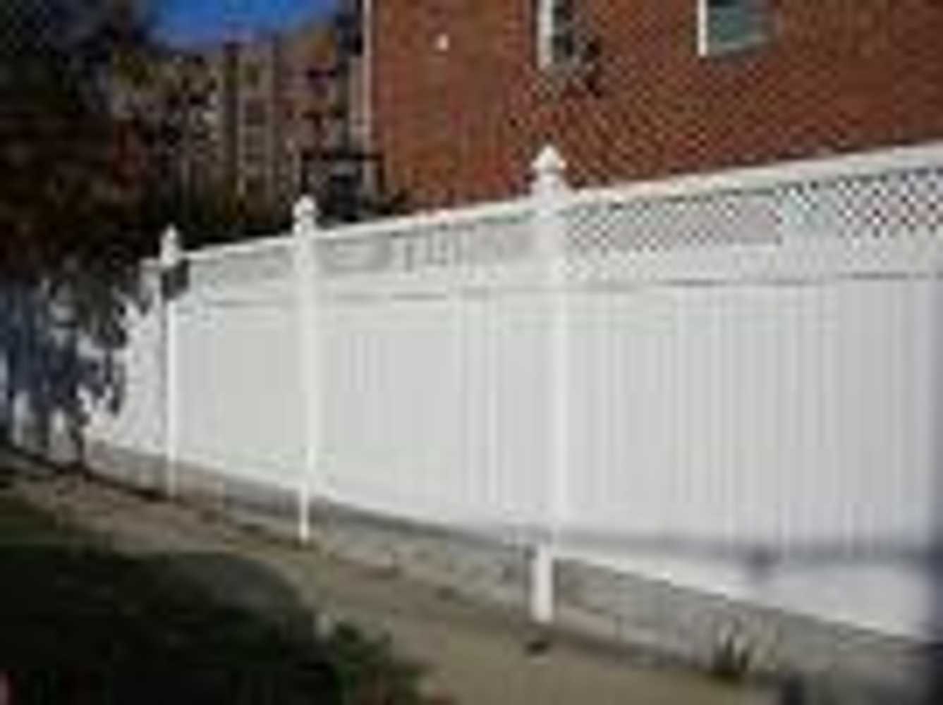 Building Fences and Decks in Evansville!