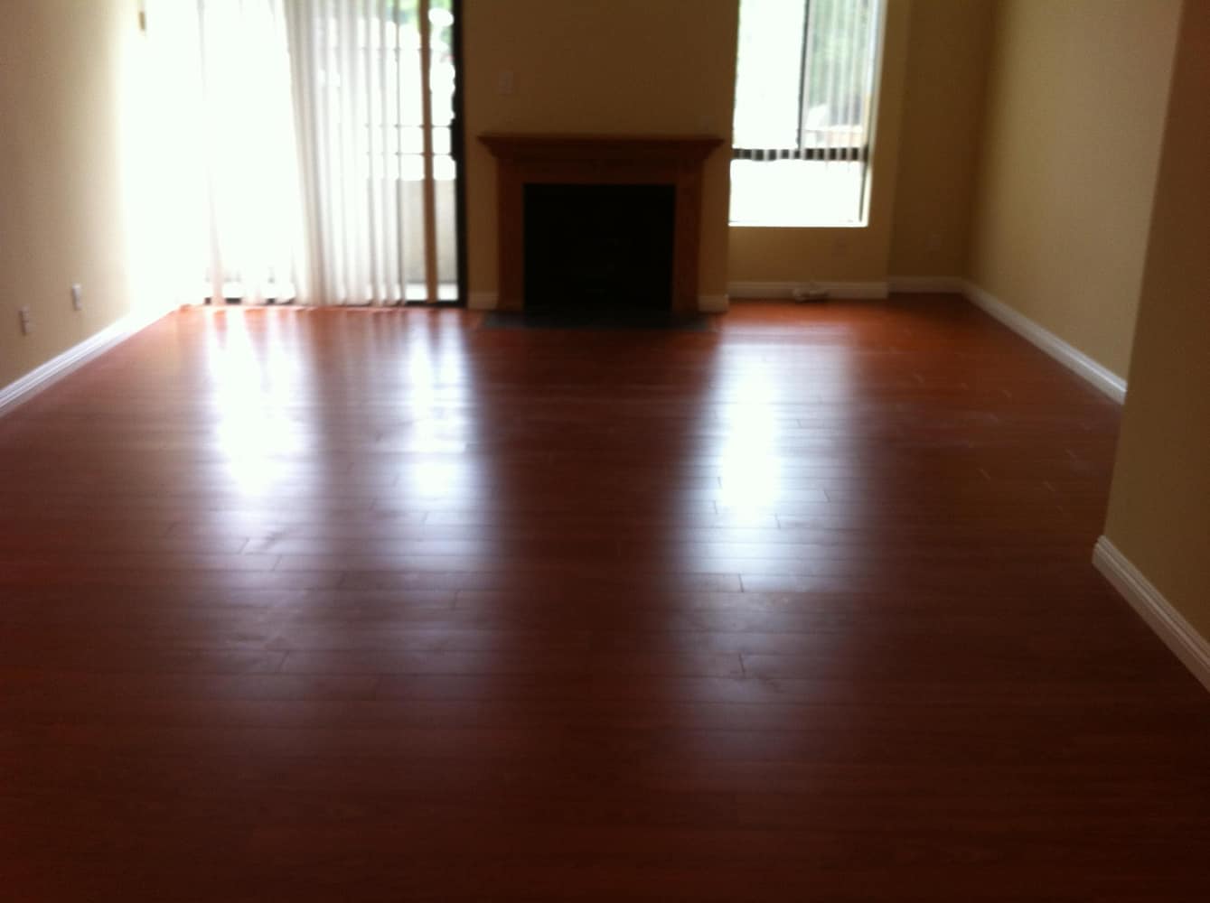 LAMINATE FLOOR