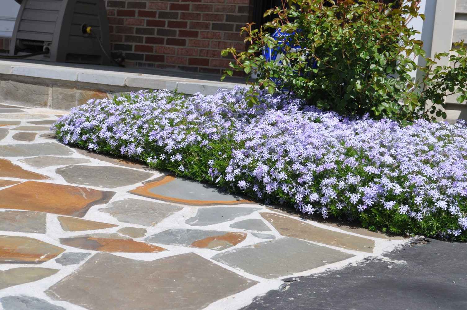Stacked stone garden wall 