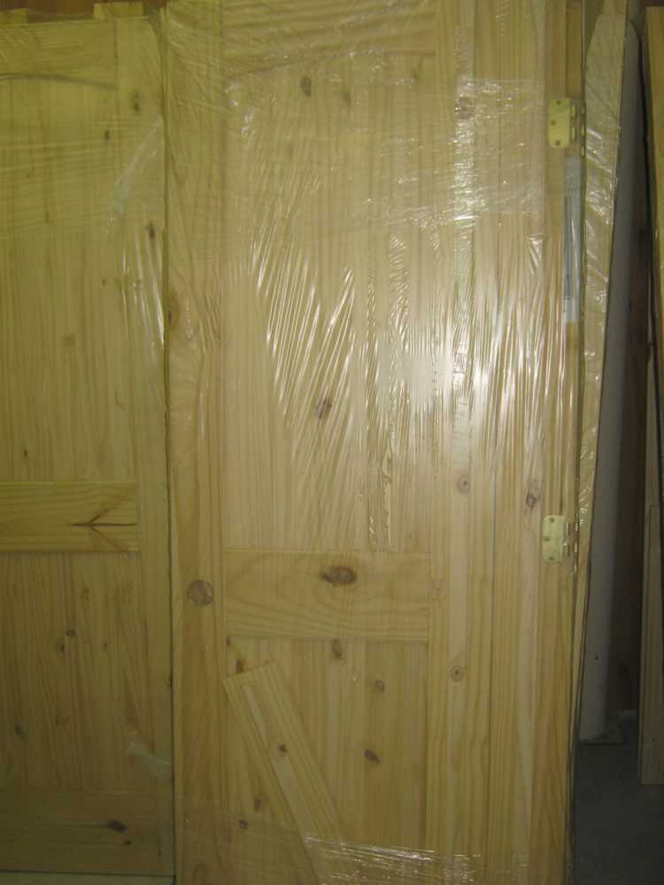 Photo(s) from www.doorsdoorsdoors.com & AMISH CUSTOM DOORS.COM