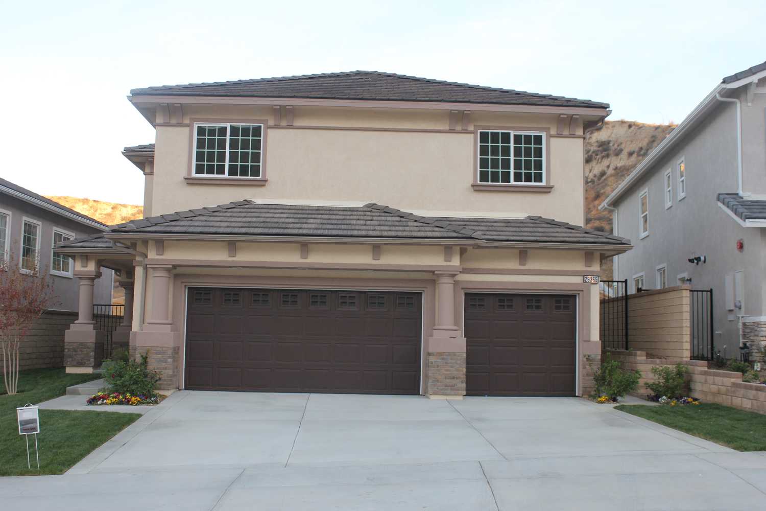 Santa Clarita; 8 high end single family homes