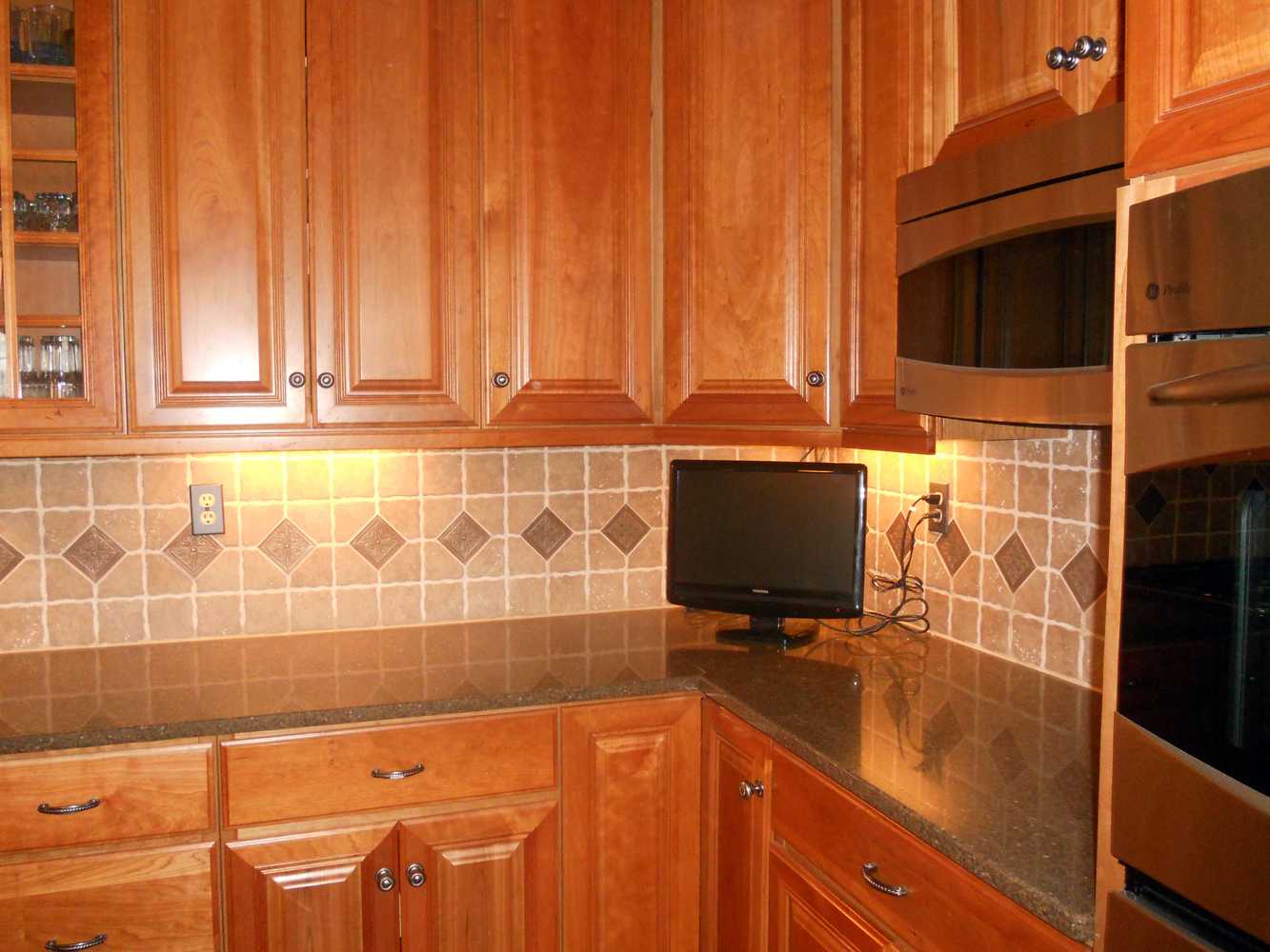 Kitchen Tile Backsplash