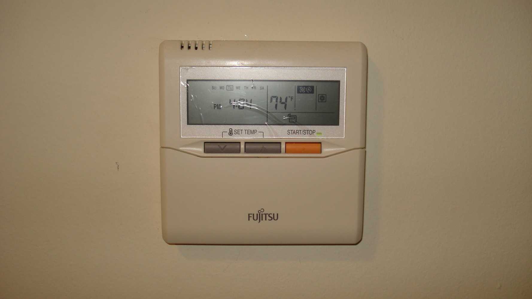 FUJITSU minisplit system duct less 3 indoor units Slim Duct ducted out.