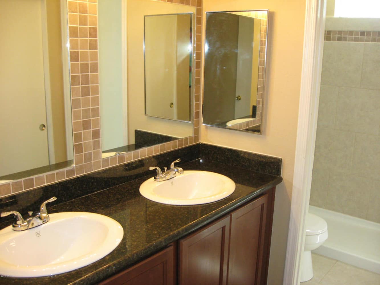 Chandler, Az New Kitchen, Baths, Tiling, Doors for Fix and Flip Investor