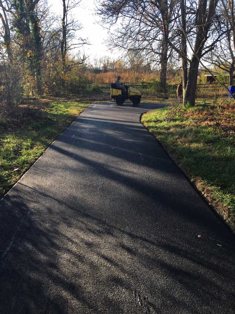 Driveway by Whites Custom Paving