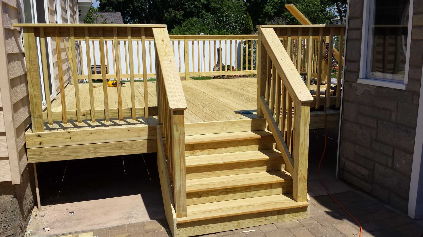 Decks from Li Decks And Remodeling Ltd