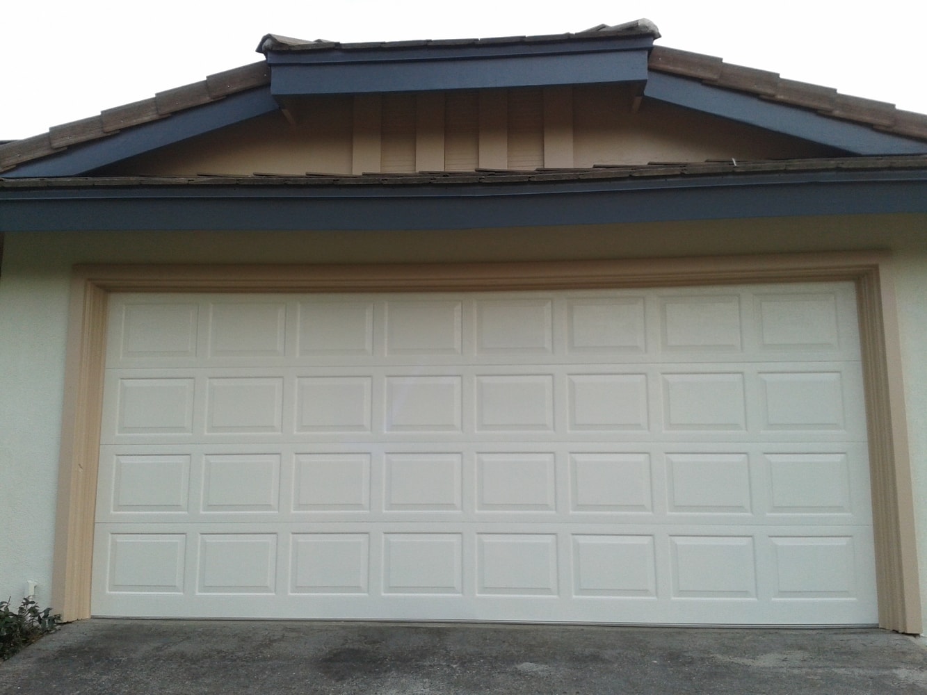 Photo(s) from Bros Painting & Texture