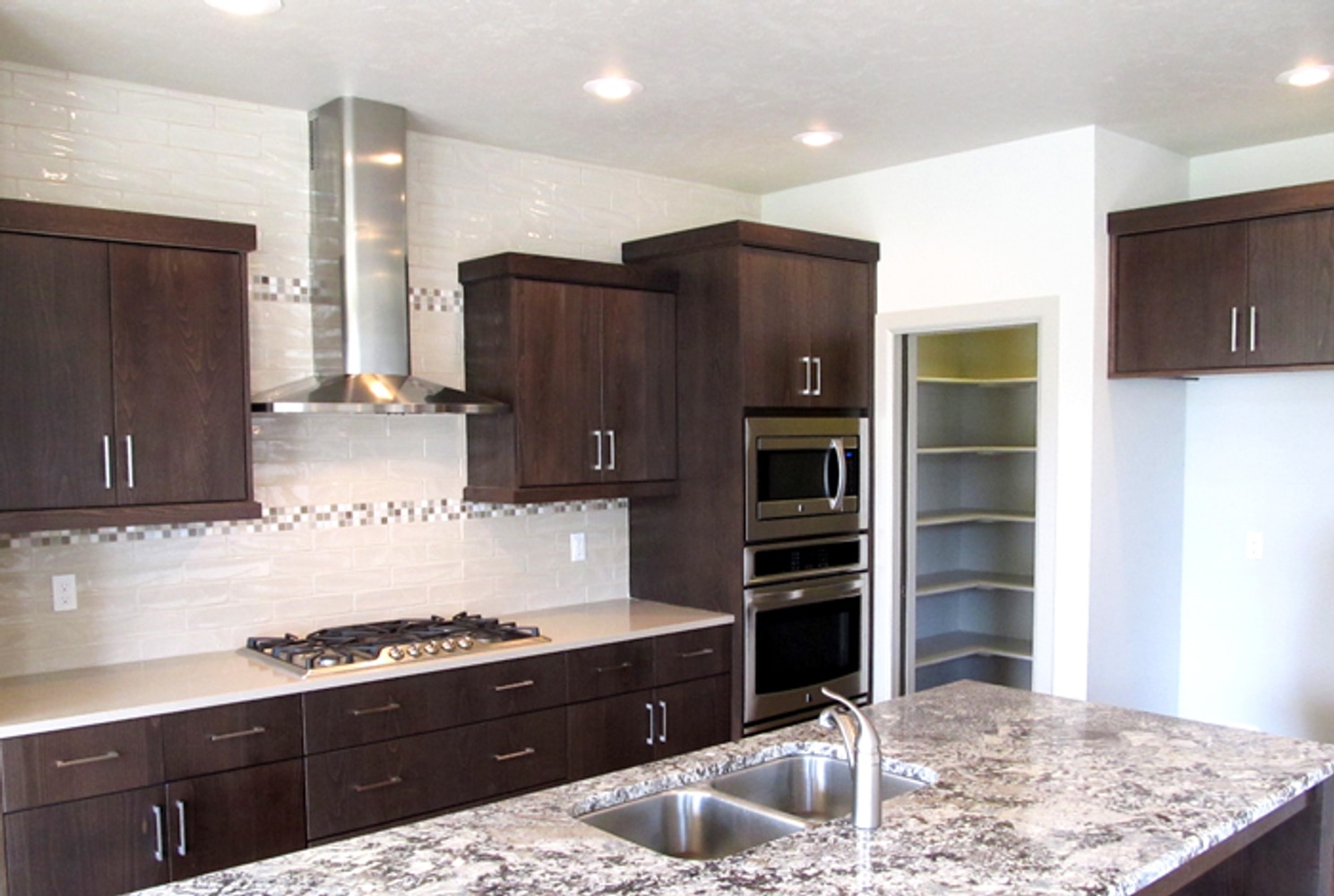 Photo(s) from Red Oak Development Llc