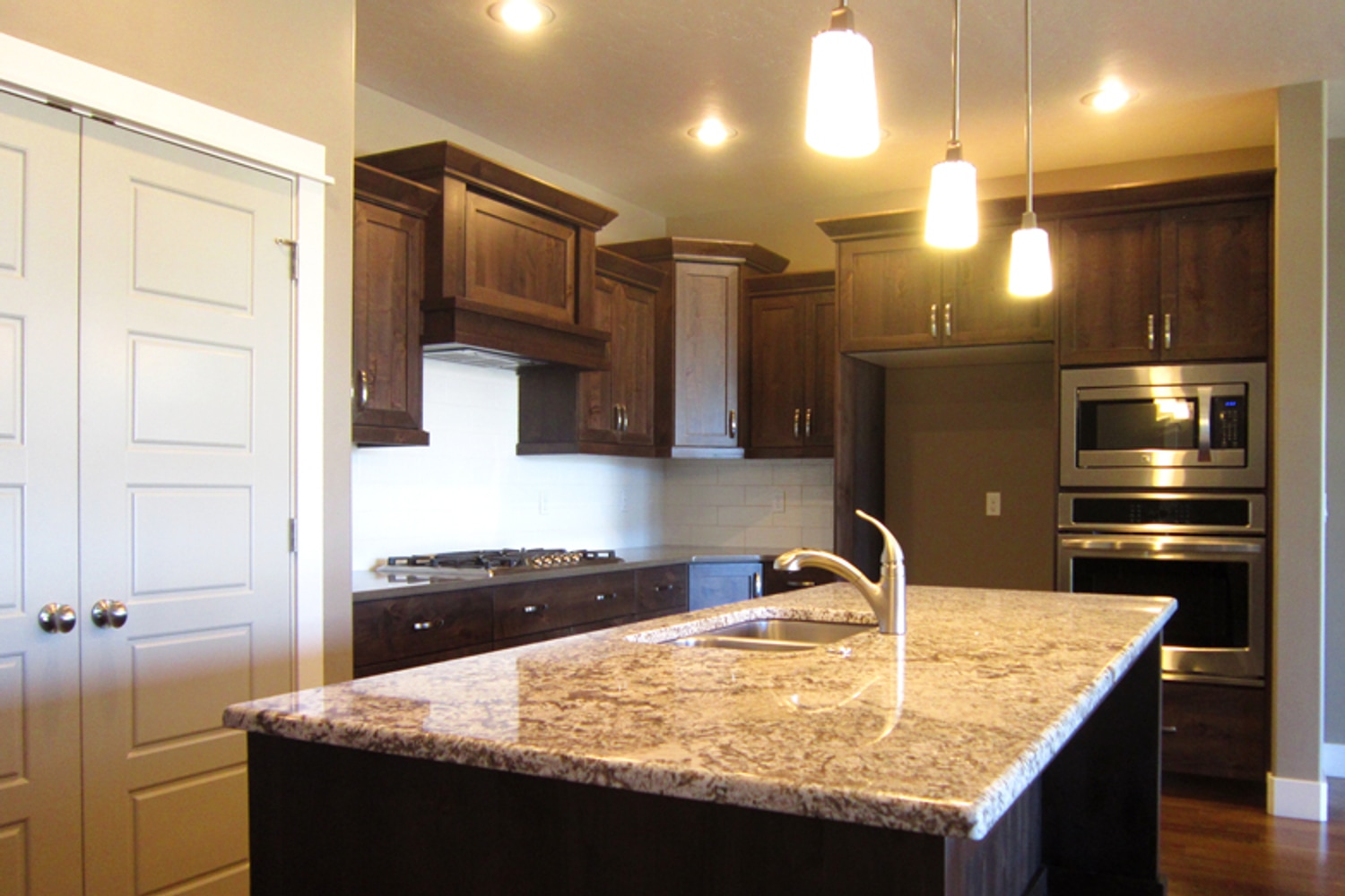 Photo(s) from Red Oak Development Llc