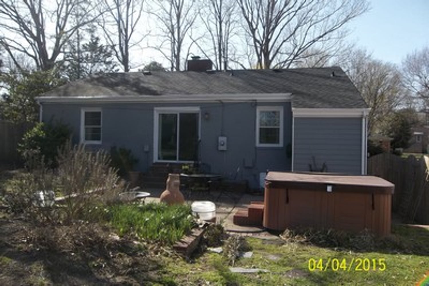 EXTERIOR PAINT BRICK (WHOLE HOUSE) AND DETACHED GARAGE