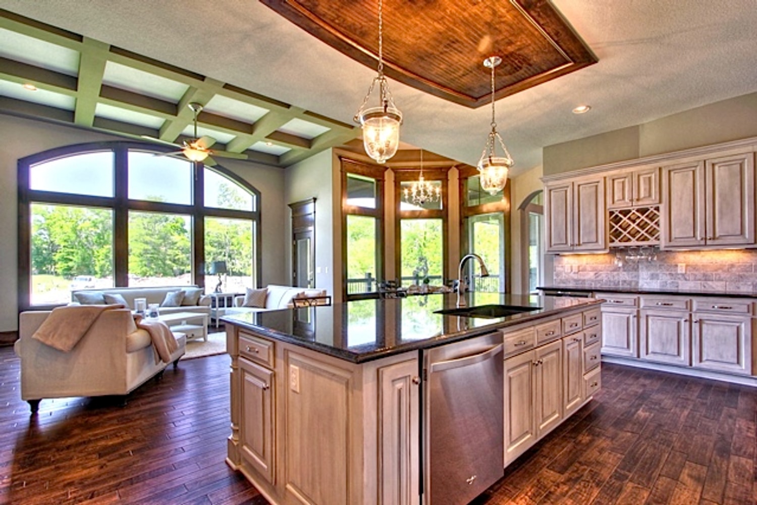 Bellagio Reverse w/ Side Entry