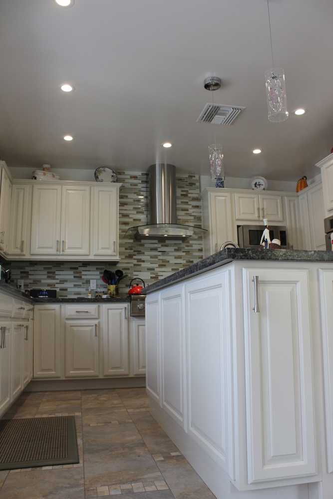 Traditional White Kitchen