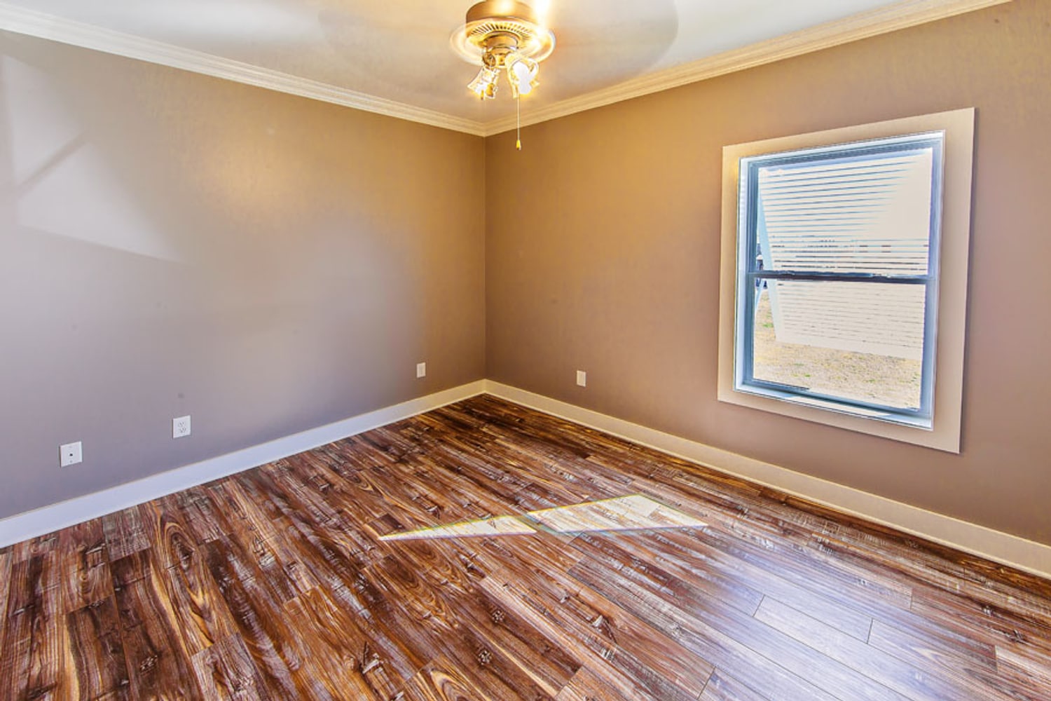 Flounder Court - Camp