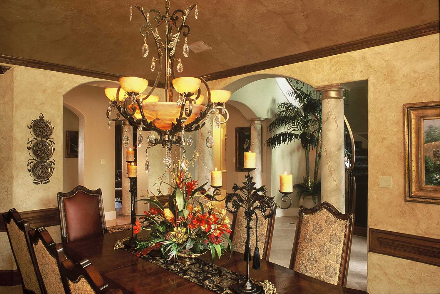 Formal Dining Rooms by Frontier Custom Builders, Inc.