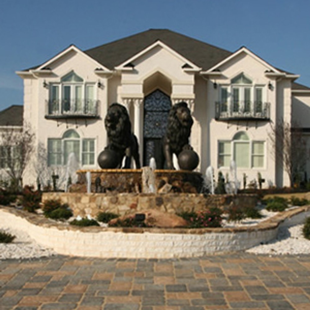 Luxury living brought to you by Aliaga Builders