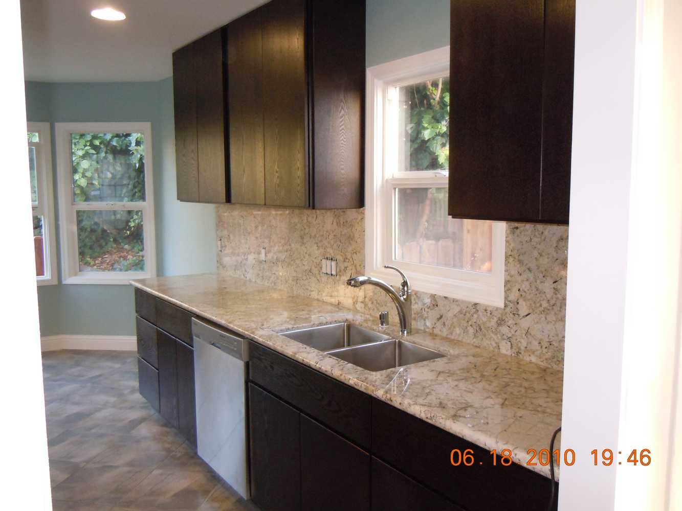 Kitchens & Granite Slabs