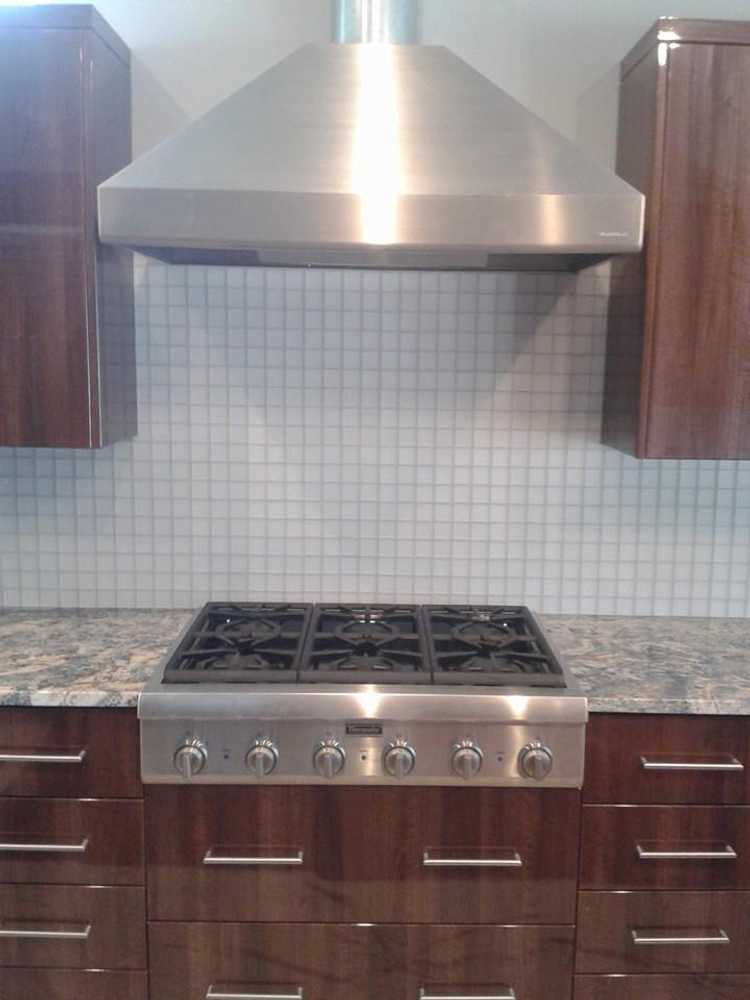 Kitchen backsplash