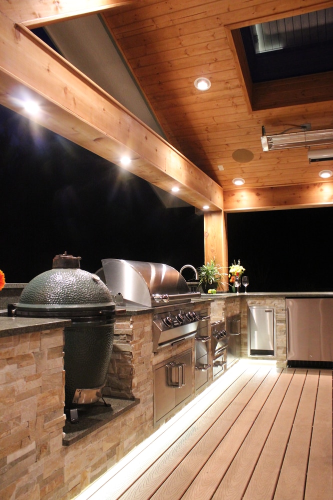 Outdoor Kitchen 