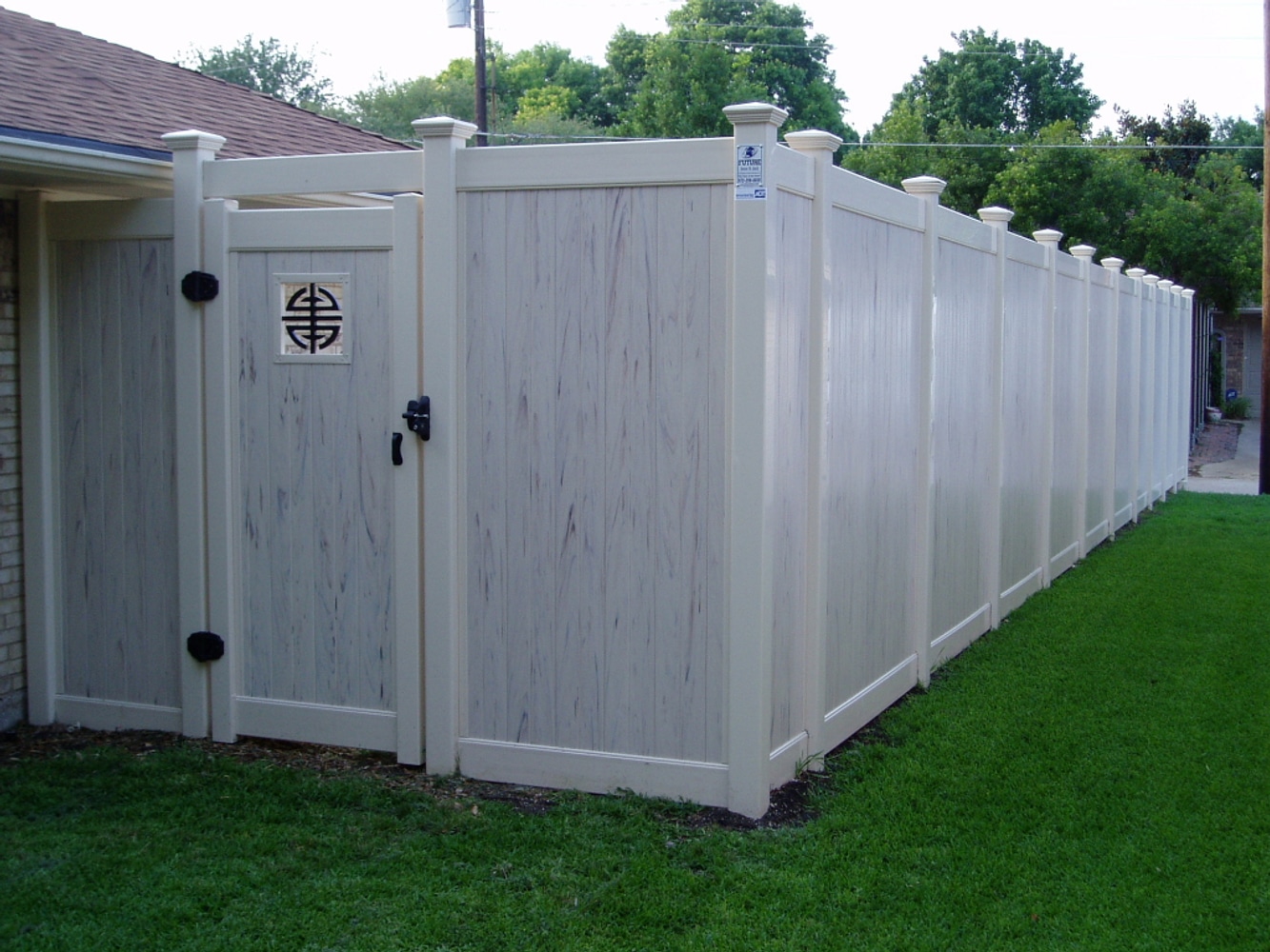 Future Outdoors Vinyl Fences