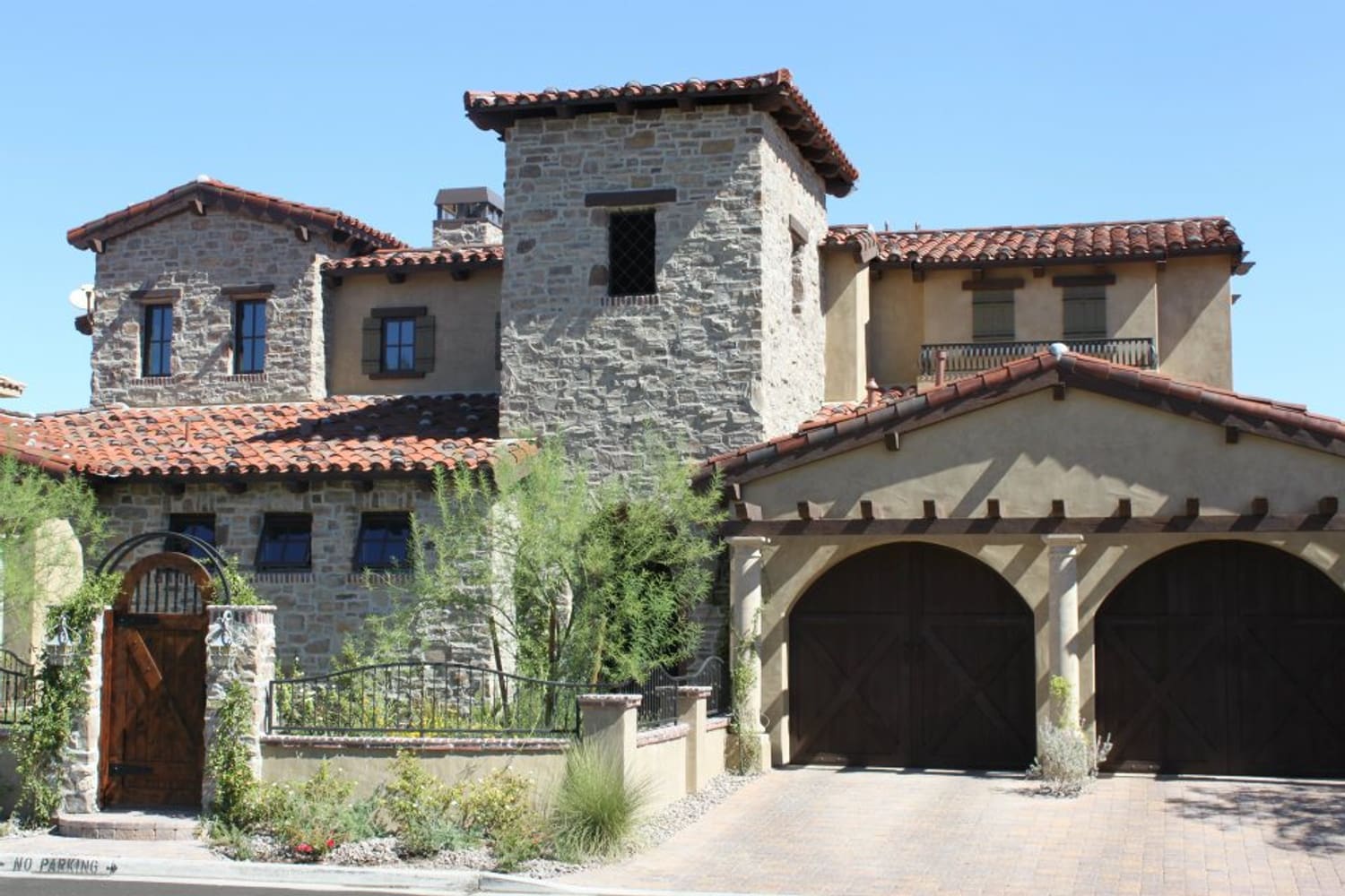 Placa Santa Maria Custom Home - Level Development Group Llc