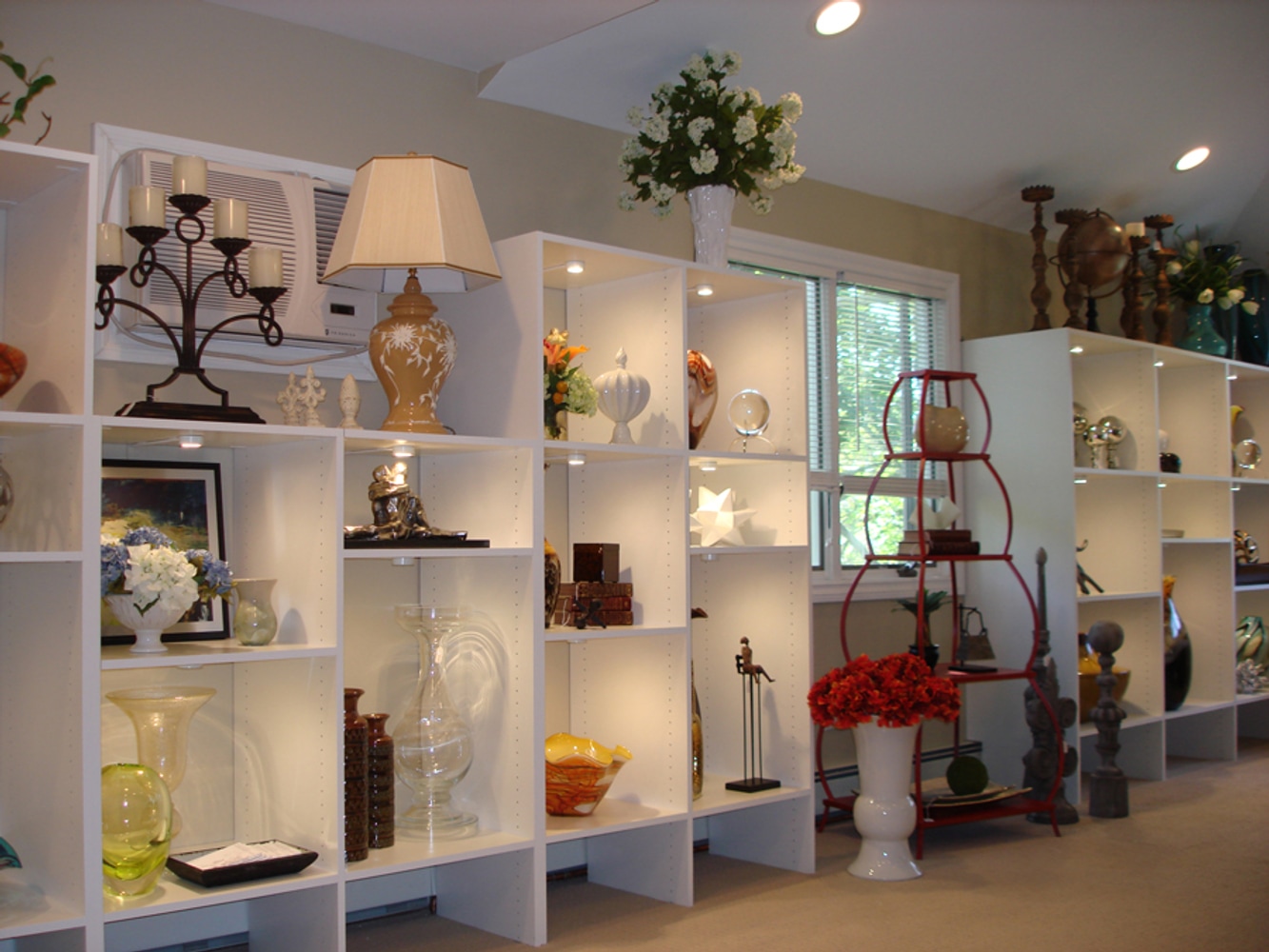 Symmetry Closets Div Of Symmetry Designs Inc.