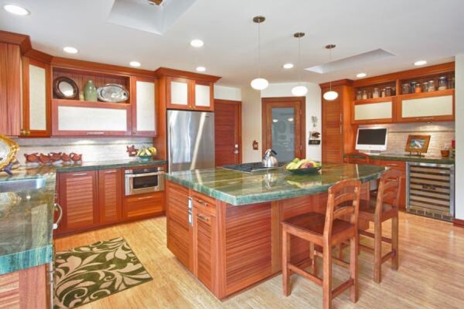 Photos from Blade Electric