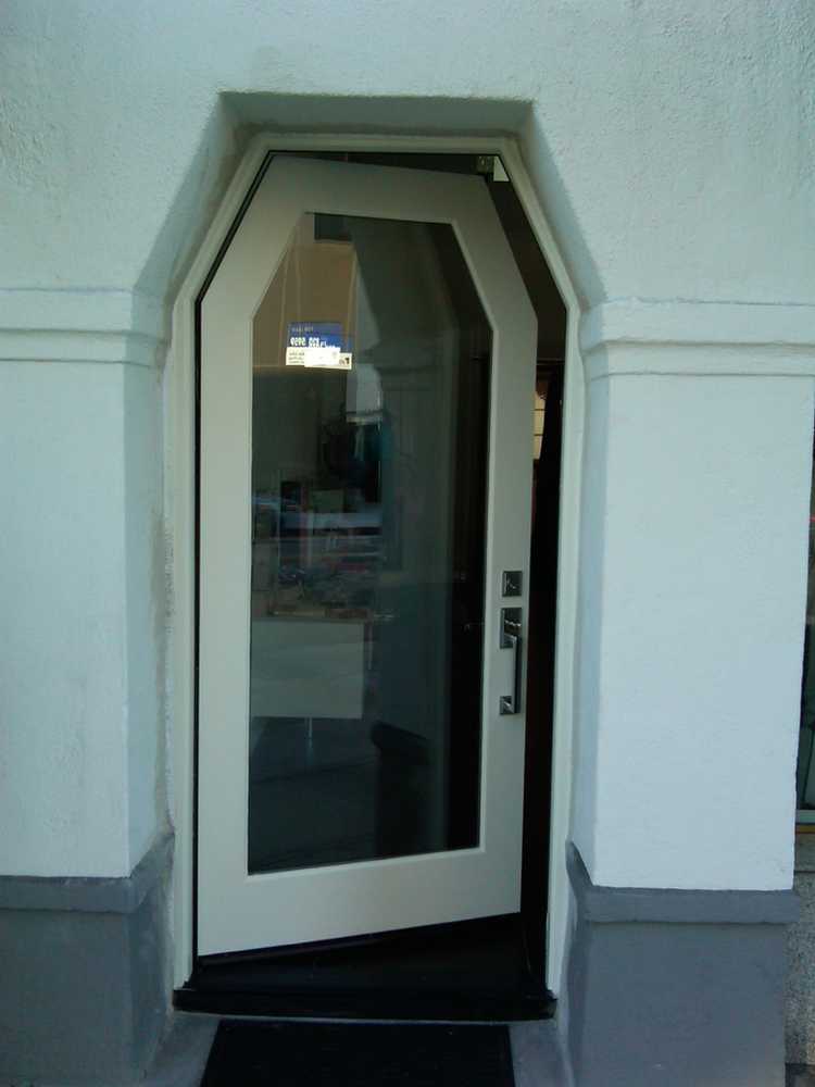 Door replacement Beverly Hills